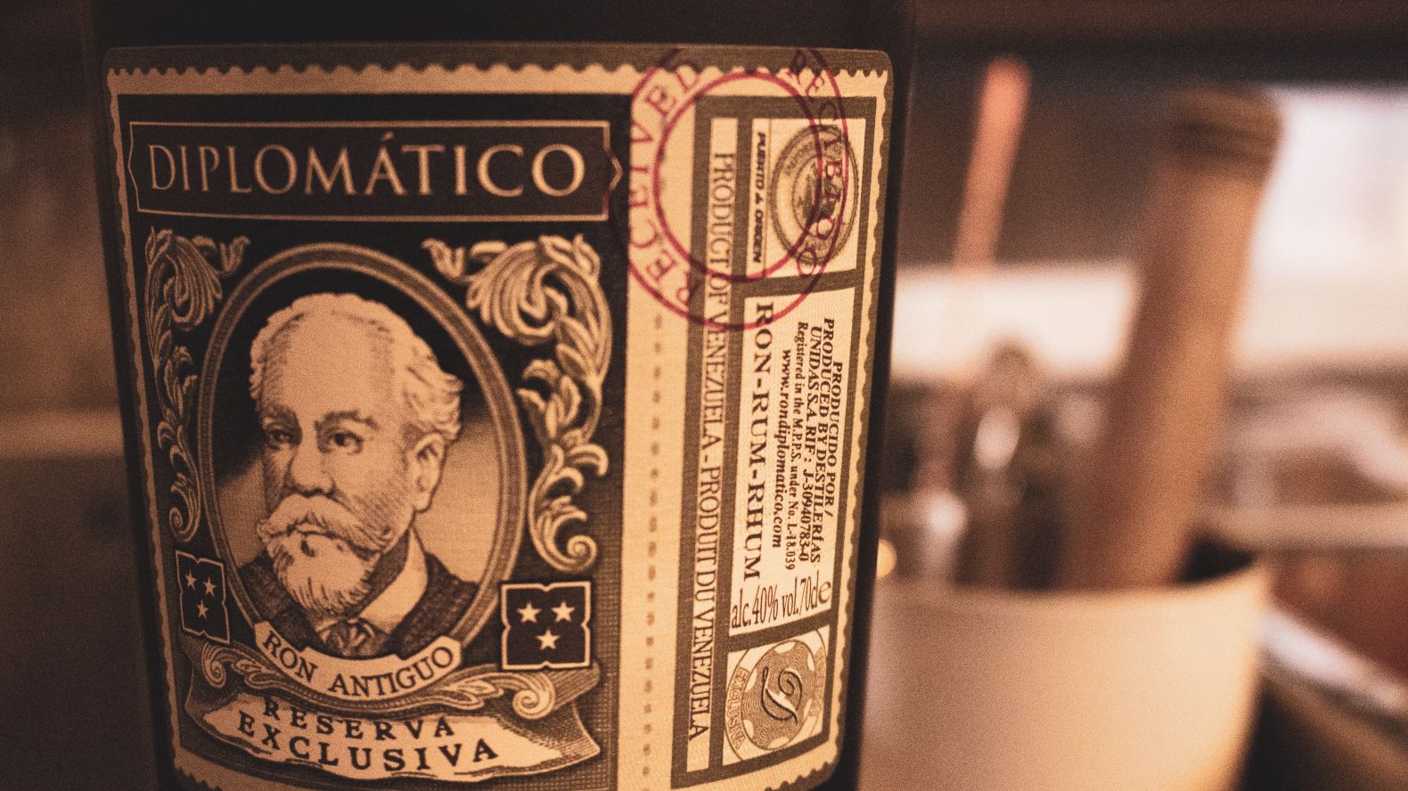 Diplomatico03.jpg