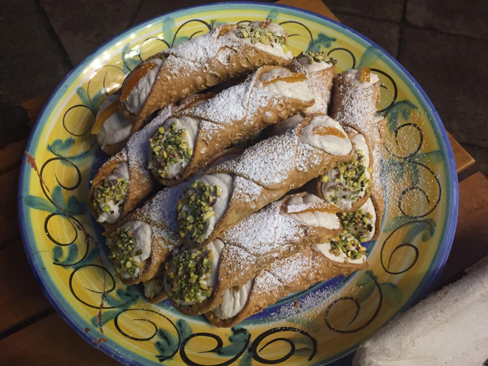 BEDDA-CANNOLI.jpg