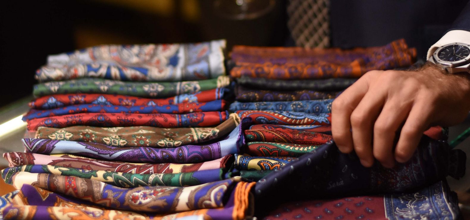serafinesilk_pocketsquare_slider.jpg