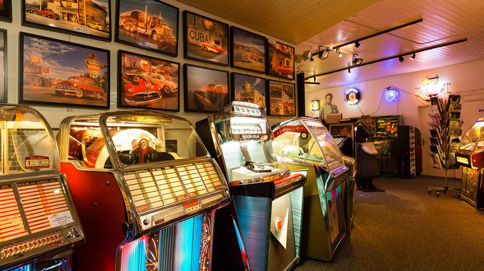 Verschiedene Jukeboxes von Schwab Spielautomaten