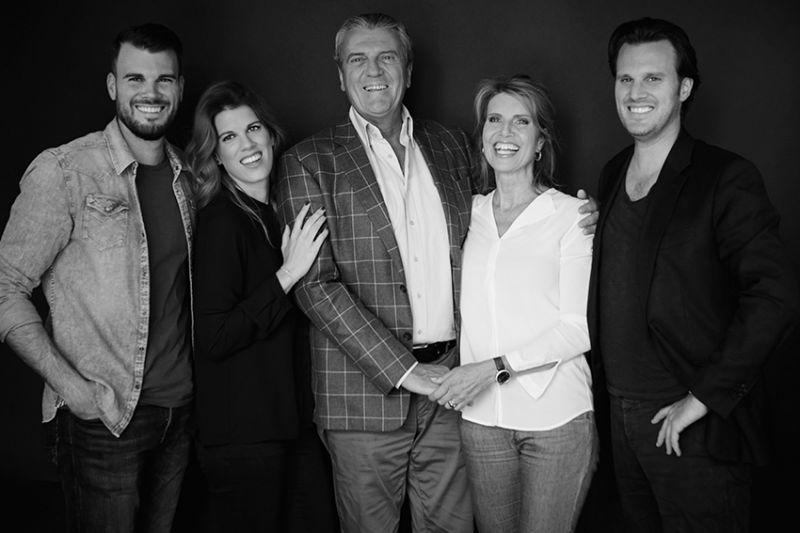 La Famiglia Vergani: Jolanda & Reto Vergani (Mitte) mit Ihren Kindern Gianni (rechts), Flavia und Luca